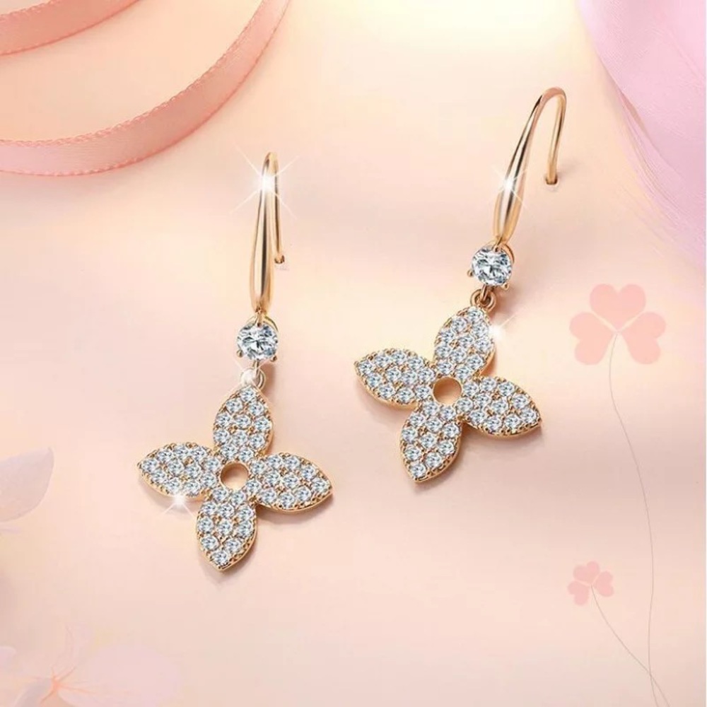 Special deal 🍀☘️New Trendy Gold Color Four-leaf Clover - Picture 4 of 5